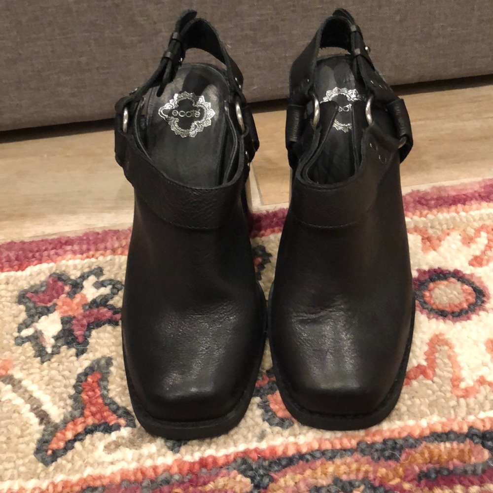 Ecote sling back bootie